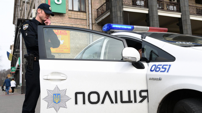 В Киеве задержали подростков, избивших военнослужащего
