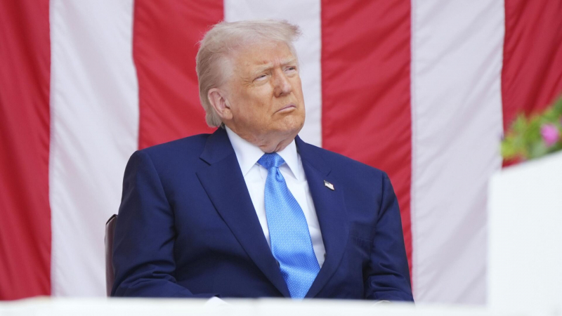 Трамп заявил, что в среду подписал торговую сделку с Китаем